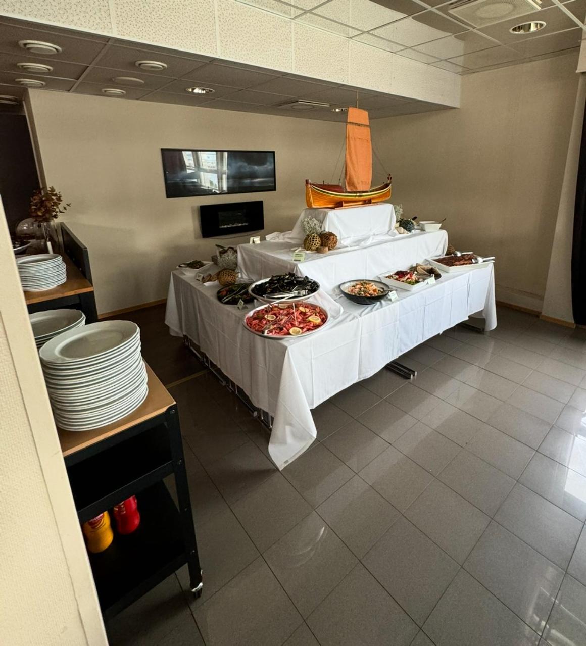 Hotell Maritim Skjervoy Екстер'єр фото